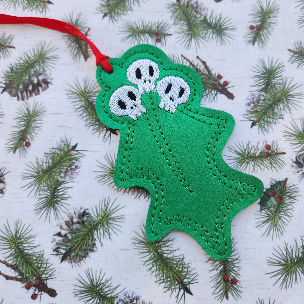 Holly Skulls