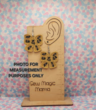 Load image into Gallery viewer, Animal Print Bow