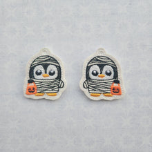 Load image into Gallery viewer, Mummy Penguin