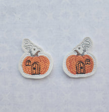 Load image into Gallery viewer, Pumpkin House